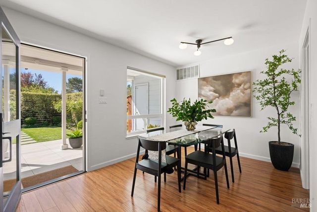 17 Strawberry Cir, Mill Valley, CA 94941