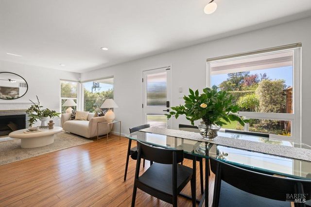 17 Strawberry Cir, Mill Valley, CA 94941