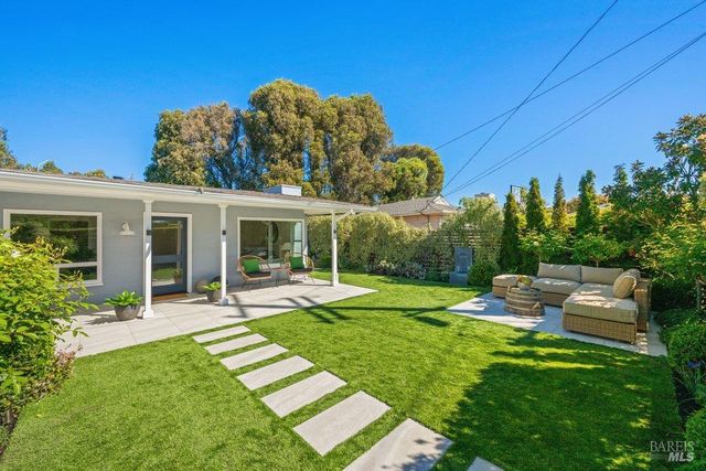 17 Strawberry Cir, Mill Valley, CA 94941