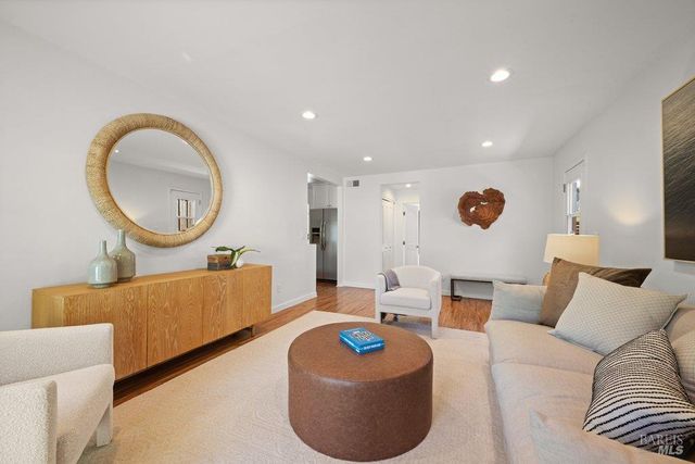 17 Strawberry Cir, Mill Valley, CA 94941