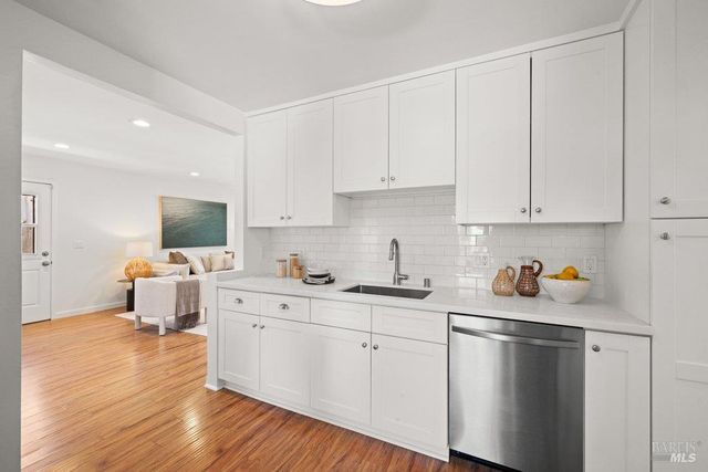 17 Strawberry Cir, Mill Valley, CA 94941