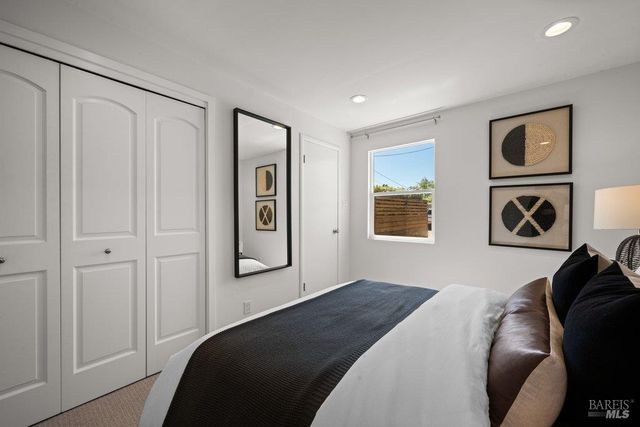 17 Strawberry Cir, Mill Valley, CA 94941