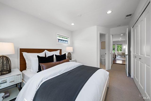 17 Strawberry Cir, Mill Valley, CA 94941