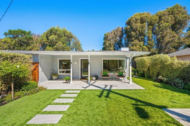 17 Strawberry Cir, Mill Valley, CA 94941