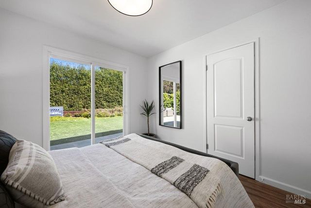 17 Strawberry Cir, Mill Valley, CA 94941