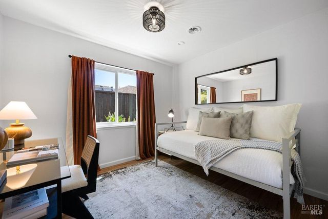 17 Strawberry Cir, Mill Valley, CA 94941