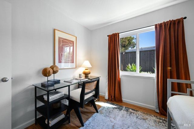 17 Strawberry Cir, Mill Valley, CA 94941