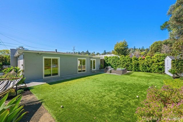 17 Strawberry Cir, Mill Valley, CA 94941