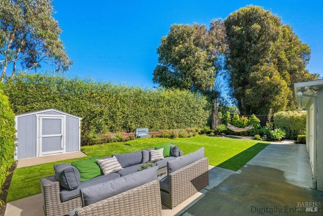 17 Strawberry Cir, Mill Valley, CA 94941