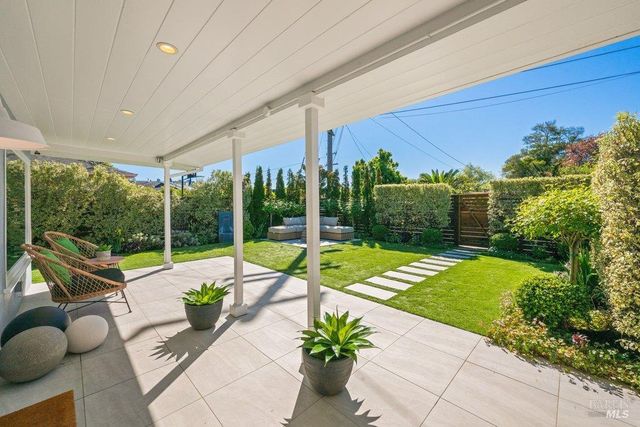 17 Strawberry Cir, Mill Valley, CA 94941