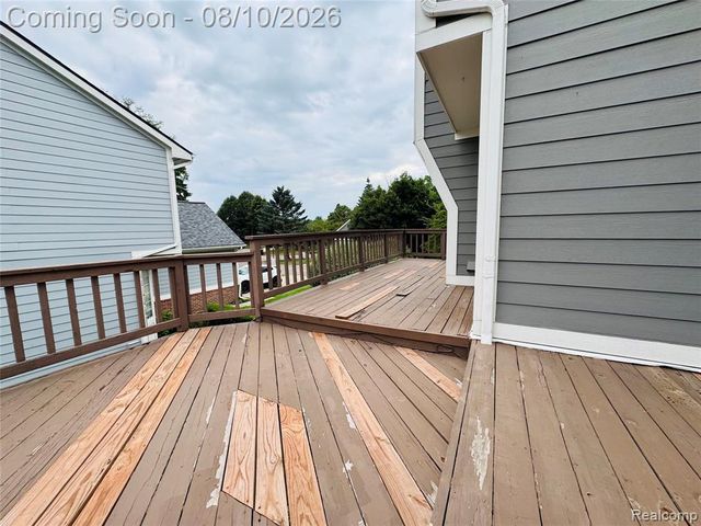 31199 Columbia Drive, Novi, MI 48377