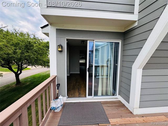 31199 Columbia Drive, Novi, MI 48377
