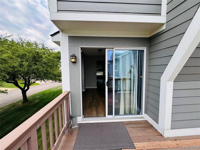 31199 Columbia Drive, Novi, MI 48377