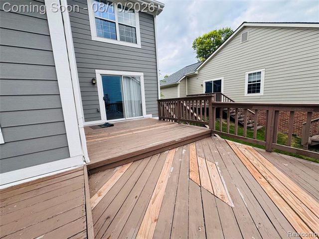 31199 Columbia Drive, Novi, MI 48377