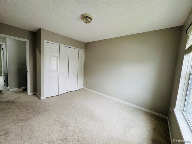 31199 Columbia Drive, Novi, MI 48377