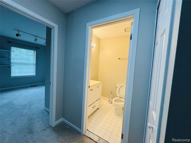 31199 Columbia Drive, Novi, MI 48377