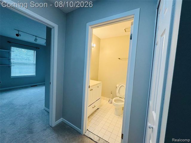 31199 Columbia Drive, Novi, MI 48377