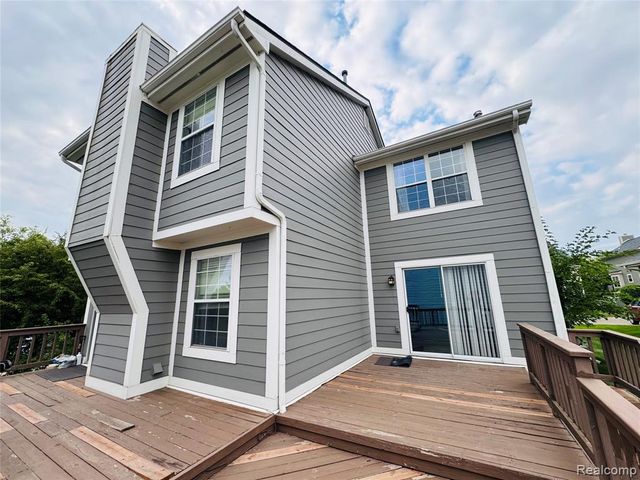31199 Columbia Drive, Novi, MI 48377