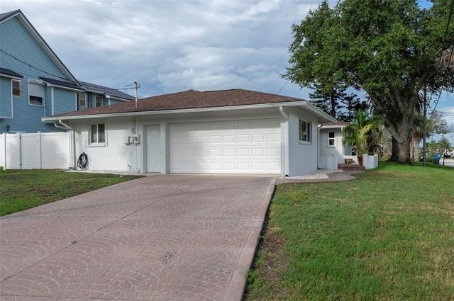 8504 42ND AVENUE N, St Petersburg, FL 33709