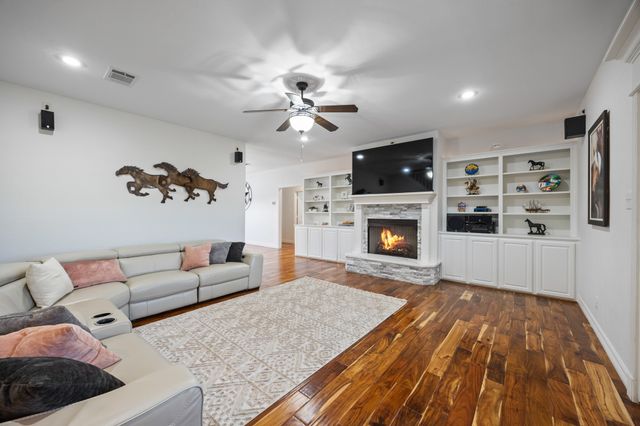 6880 County Road 4042, Kemp, TX 75143