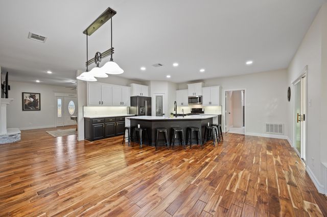 6880 County Road 4042, Kemp, TX 75143