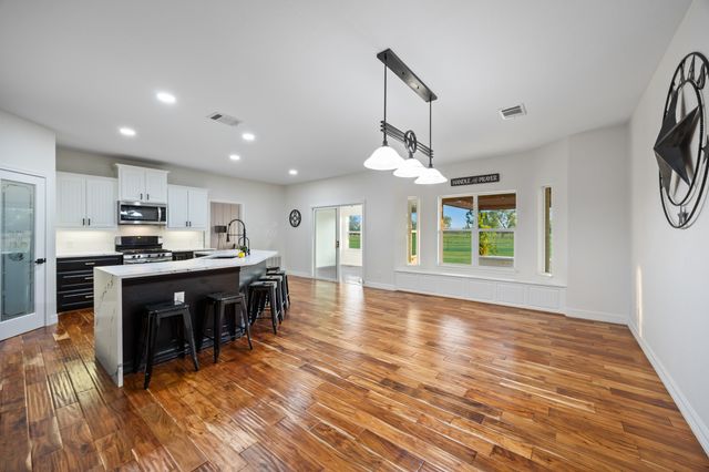 6880 County Road 4042, Kemp, TX 75143