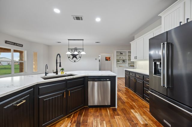 6880 County Road 4042, Kemp, TX 75143