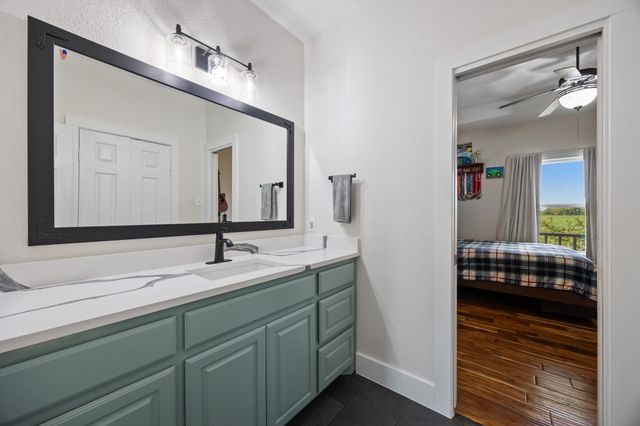 6880 County Road 4042, Kemp, TX 75143