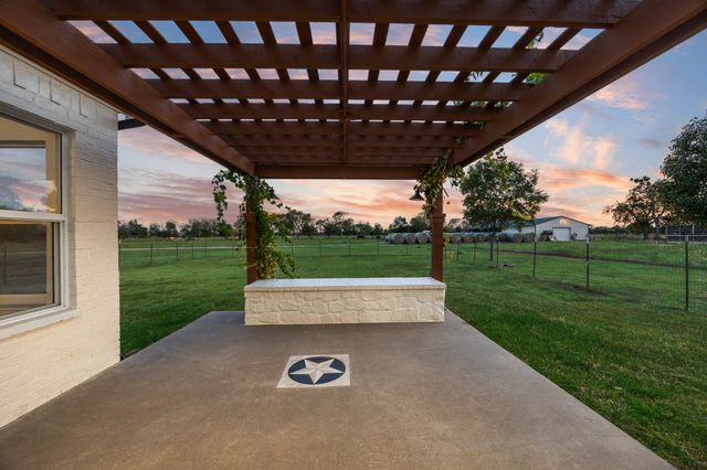 6880 County Road 4042, Kemp, TX 75143