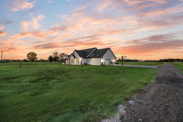 6880 County Road 4042, Kemp, TX 75143