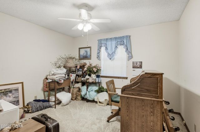 2631 Matthews Drive, Joplin, MO 64801