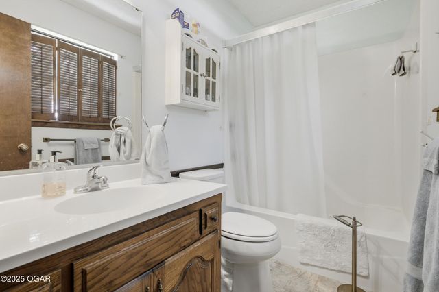 2631 Matthews Drive, Joplin, MO 64801