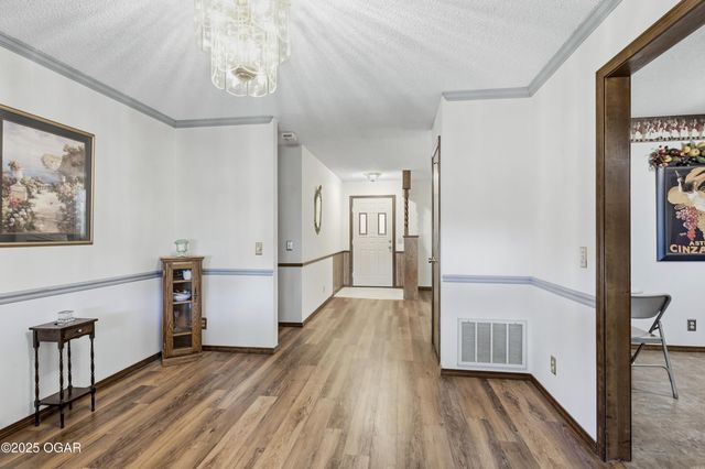 2631 Matthews Drive, Joplin, MO 64801