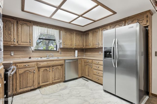 2631 Matthews Drive, Joplin, MO 64801