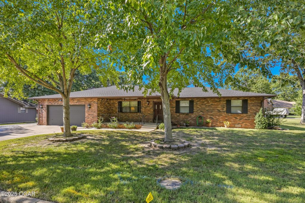 2631 Matthews Drive, Joplin, MO 64801