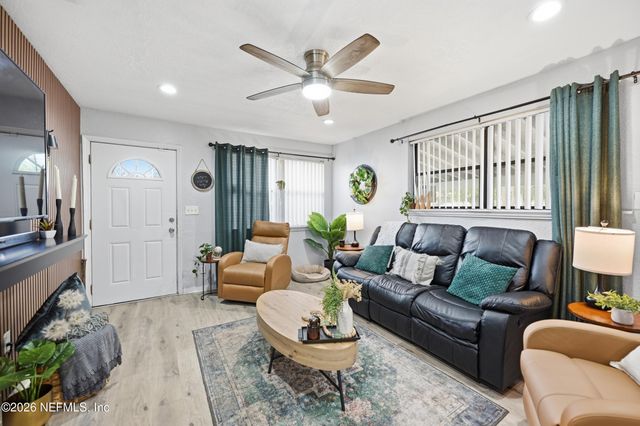 4819 DAUGHTRY Boulevard E, Jacksonville, FL 32210