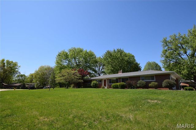 11817 Helta Drive, St Louis, MO 63128