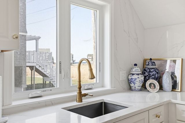 53 Lighthouse Rd, Scituate, MA 02066