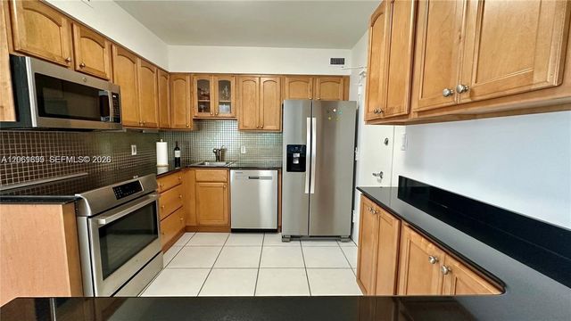5161 Collins Avenue 1017, Miami Beach, FL 33140