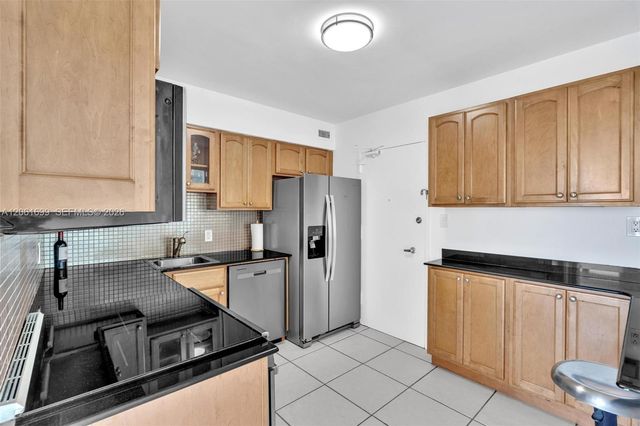5161 Collins Avenue 1017, Miami Beach, FL 33140