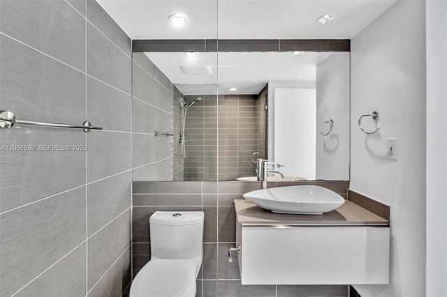 5161 Collins Avenue 1017, Miami Beach, FL 33140