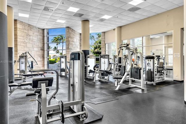 5161 Collins Avenue 1017, Miami Beach, FL 33140