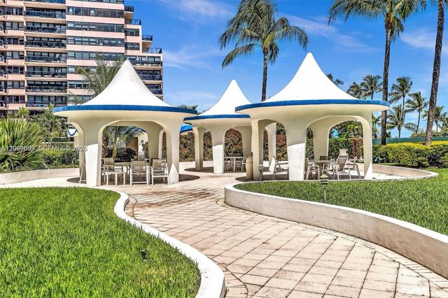 5161 Collins Avenue 1017, Miami Beach, FL 33140