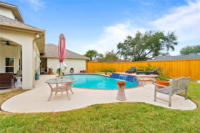 5406 Hulen Dr, Corpus Christi, TX 78413