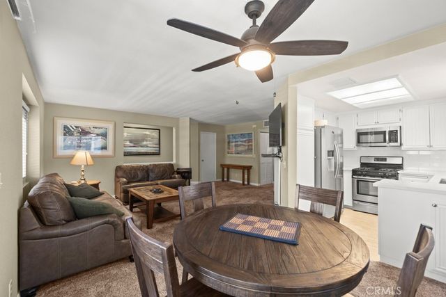 26974 Flo Ln 303, Canyon Country, CA 91351