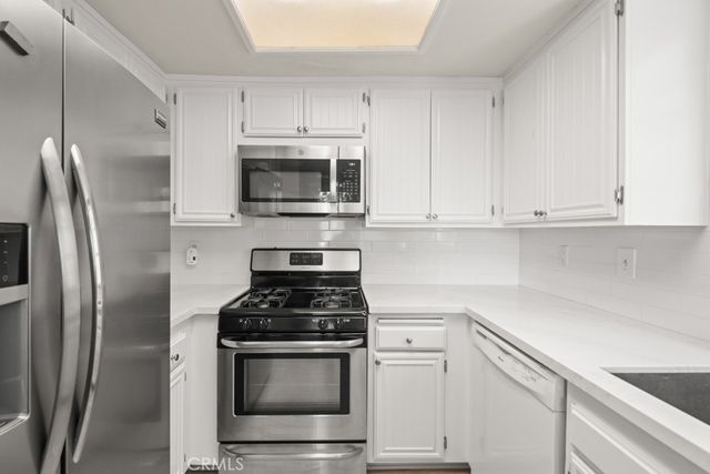 26974 Flo Ln 303, Canyon Country, CA 91351
