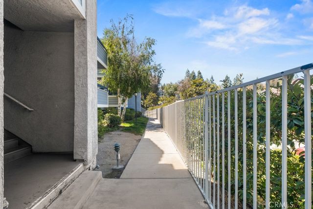 26974 Flo Ln 303, Canyon Country, CA 91351