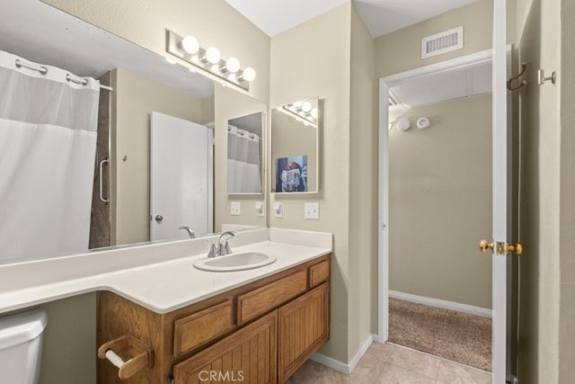 26974 Flo Ln 303, Canyon Country, CA 91351