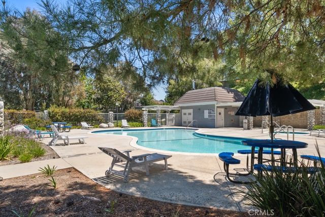 26974 Flo Ln 303, Canyon Country, CA 91351