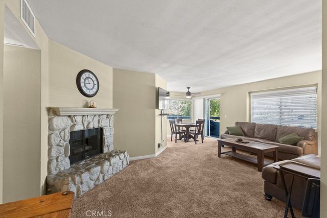 26974 Flo Ln 303, Canyon Country, CA 91351